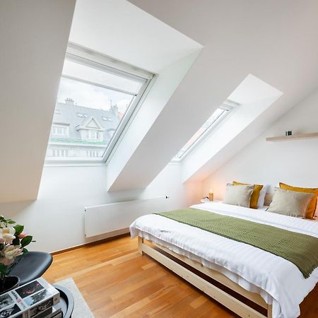 Apartment With Balcony And Parking Near The Prague Museum Eksteriør bilde