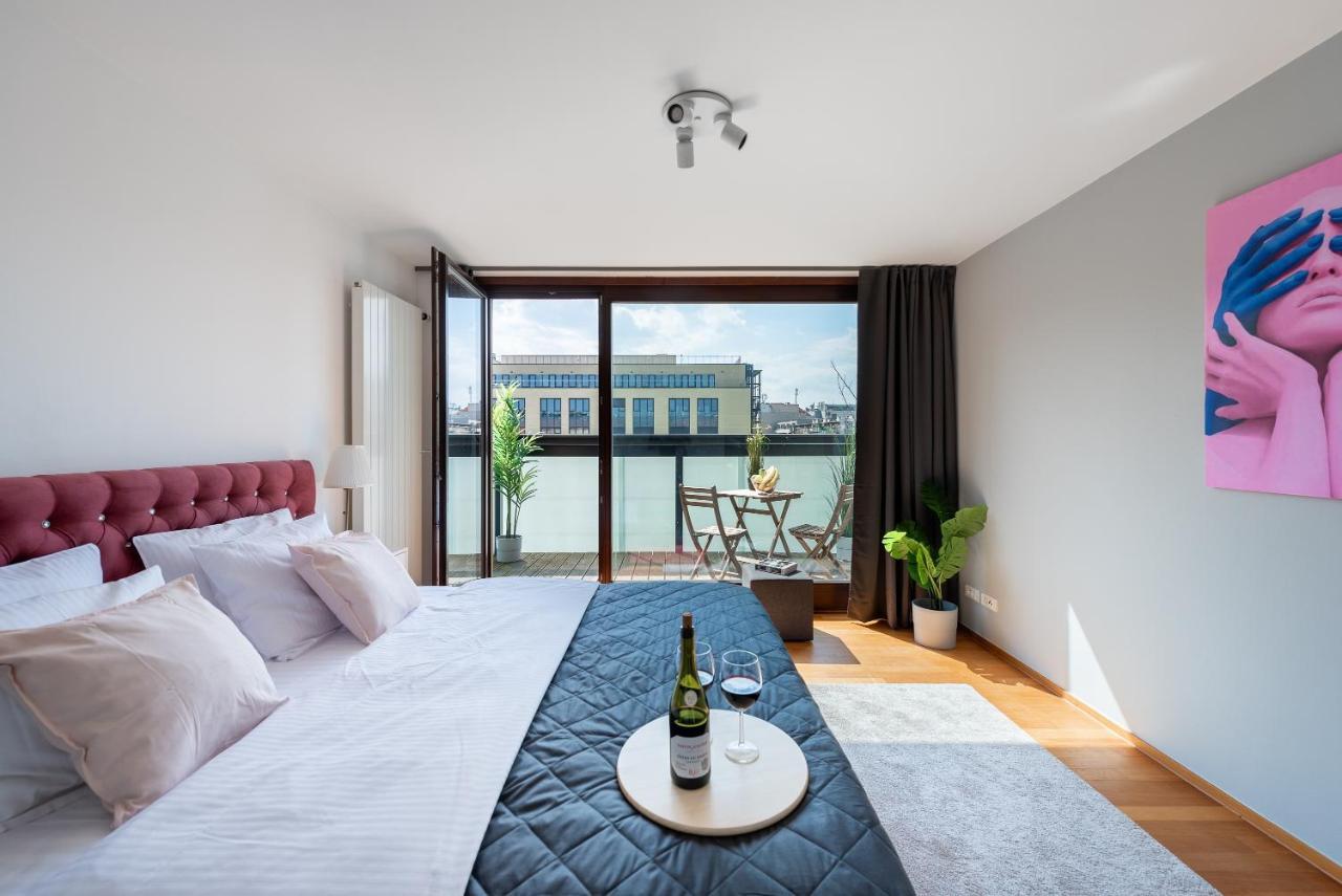 Apartment With Balcony And Parking Near The Prague Museum Eksteriør bilde