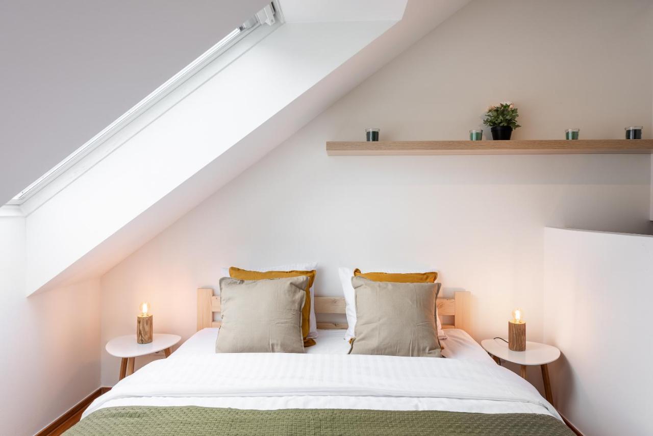 Apartment With Balcony And Parking Near The Prague Museum Eksteriør bilde