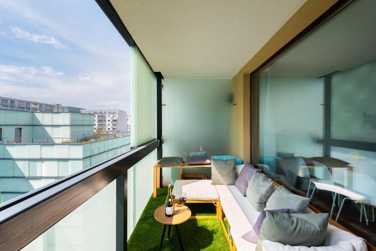 Apartment With Balcony And Parking Near The Prague Museum Eksteriør bilde