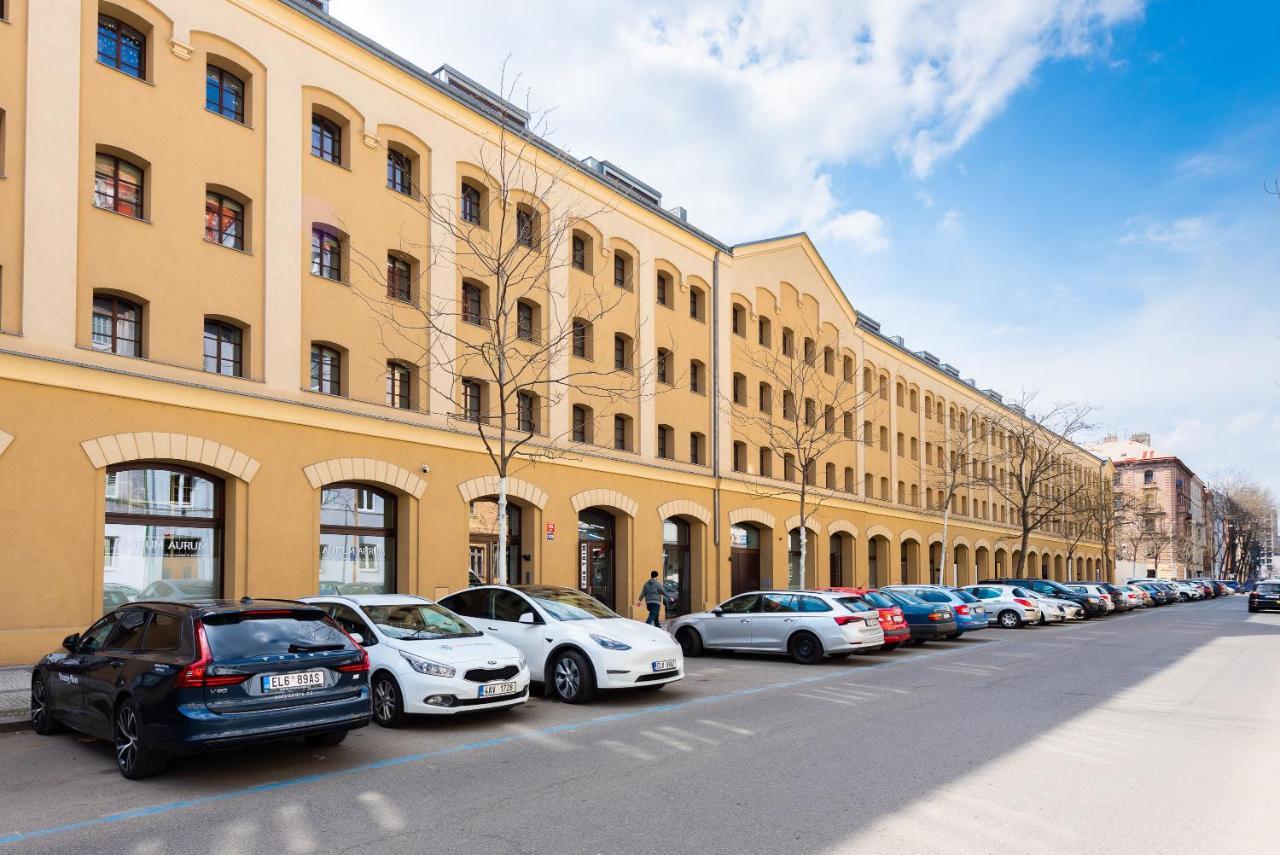 Apartment With Balcony And Parking Near The Prague Museum Eksteriør bilde