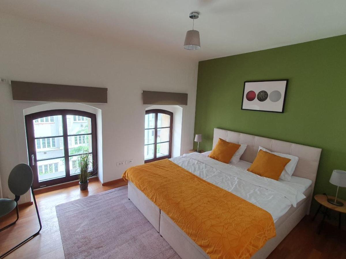Apartment With Balcony And Parking Near The Prague Museum Eksteriør bilde